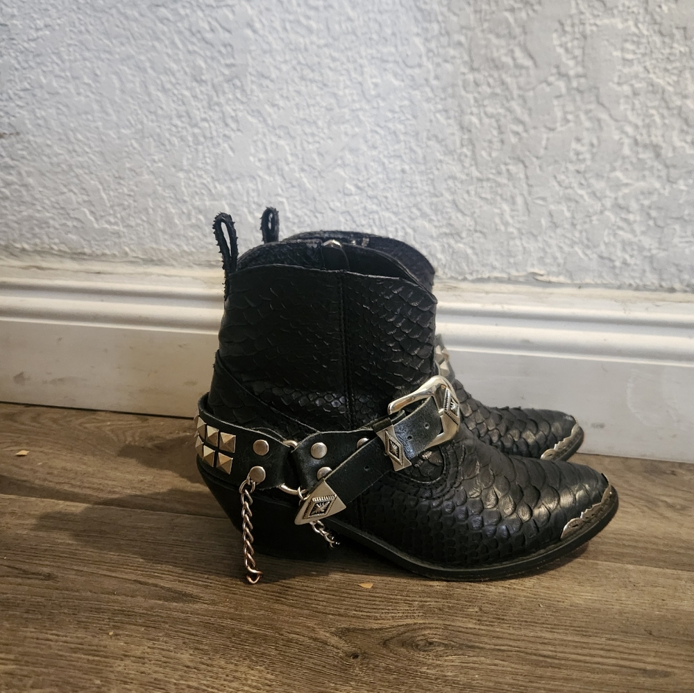 SOLD - Picture 3 of 13